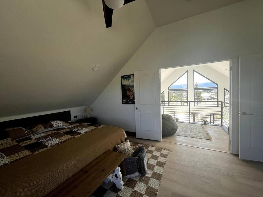 Red Rock Retreat Stunning Floor To Ceiling Views Villa Hatch Buitenkant foto