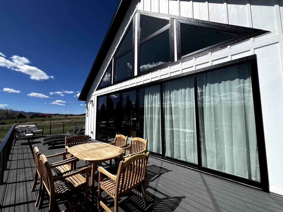 Red Rock Retreat Stunning Floor To Ceiling Views Villa Hatch Buitenkant foto